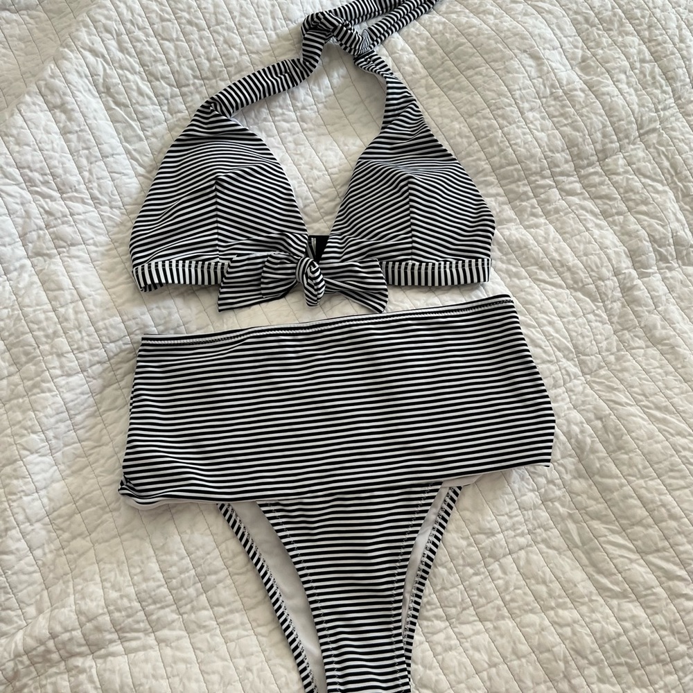 Cupshe 2pc Swimwear